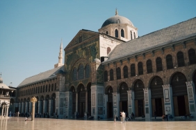 Suriye-Cumhurbaskani-Sara-ve-ABD-Temsilcisi-Barrack-Sam8217da-Bir-Araya-Geldi-featured