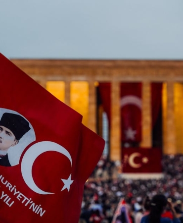 BIST-100-13.000-Seviyesi-Uzerinde-Kapanarak-Gunu-Yukselisle-Tamamladi-featured